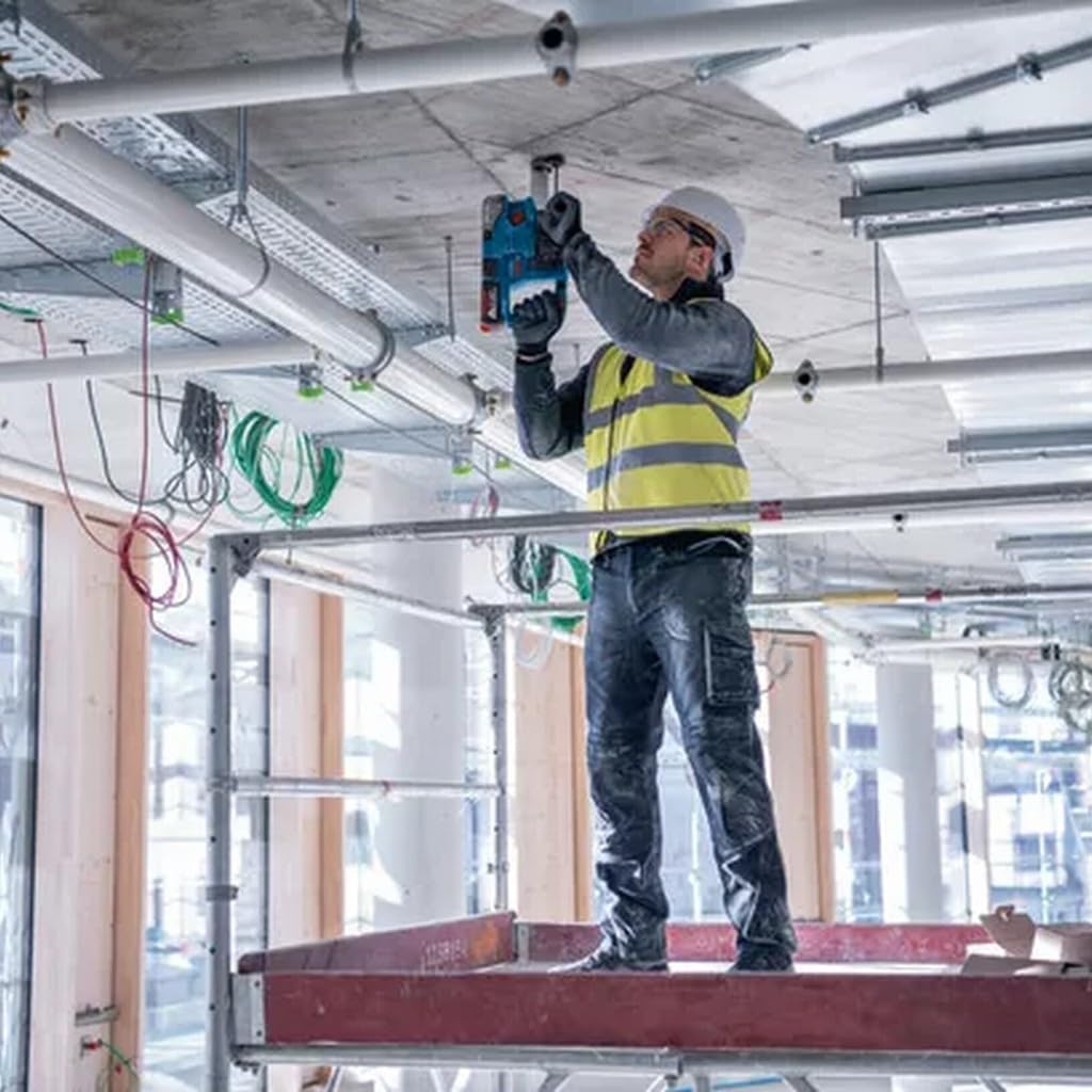 Bosch Professional 18V System Akku Bohrhammer GBH 18V-22 (mit SDS plus, inkl. 2x 4.0Ah Akku, Schnellladegerät GAL 18V-40, L-BOXX)