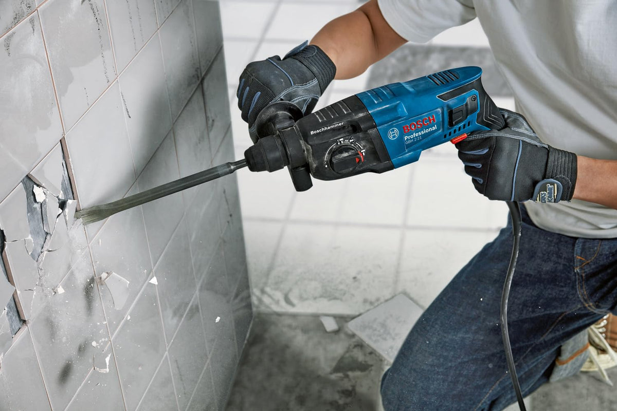 Bosch PRO Bohrhammer GBH 2-21 (mit SDS plus, inkl. Schnellspannbohrfutter mit SDS plus-Adapter, Zusatzhandgriff, Maschinentuch, Tiefenanschlag, Handwerkoffer)